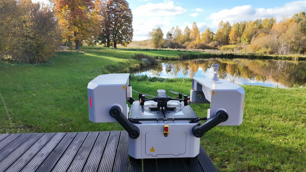 Par DJI Dock staciju